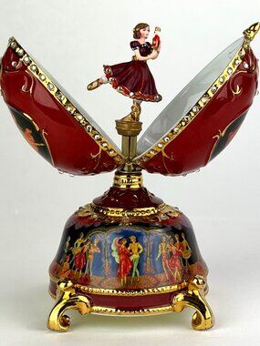 Music Box Clara & Nutcracker Nutcracker Ballet Plays "Dance of the Plum Fairy"